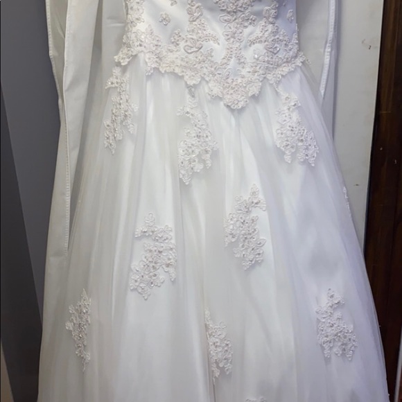 Wedding Dress - Picture 16 of 16